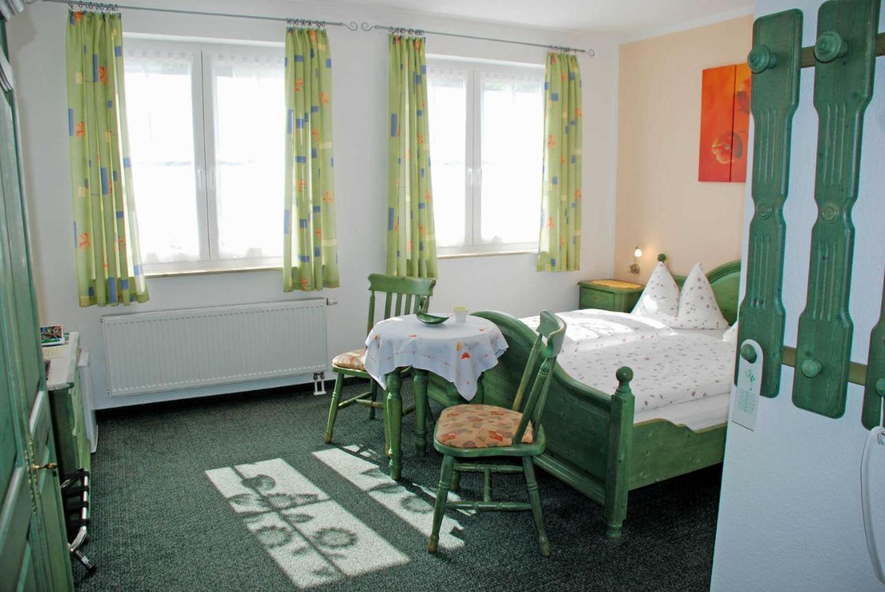 Selliner Pension Am Waldrand Exterior photo
